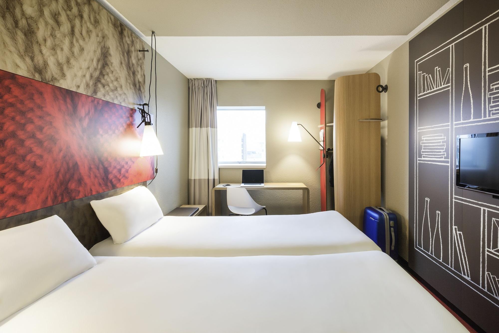 Ibis Paris Porte De Clichy Centre Bagian luar foto