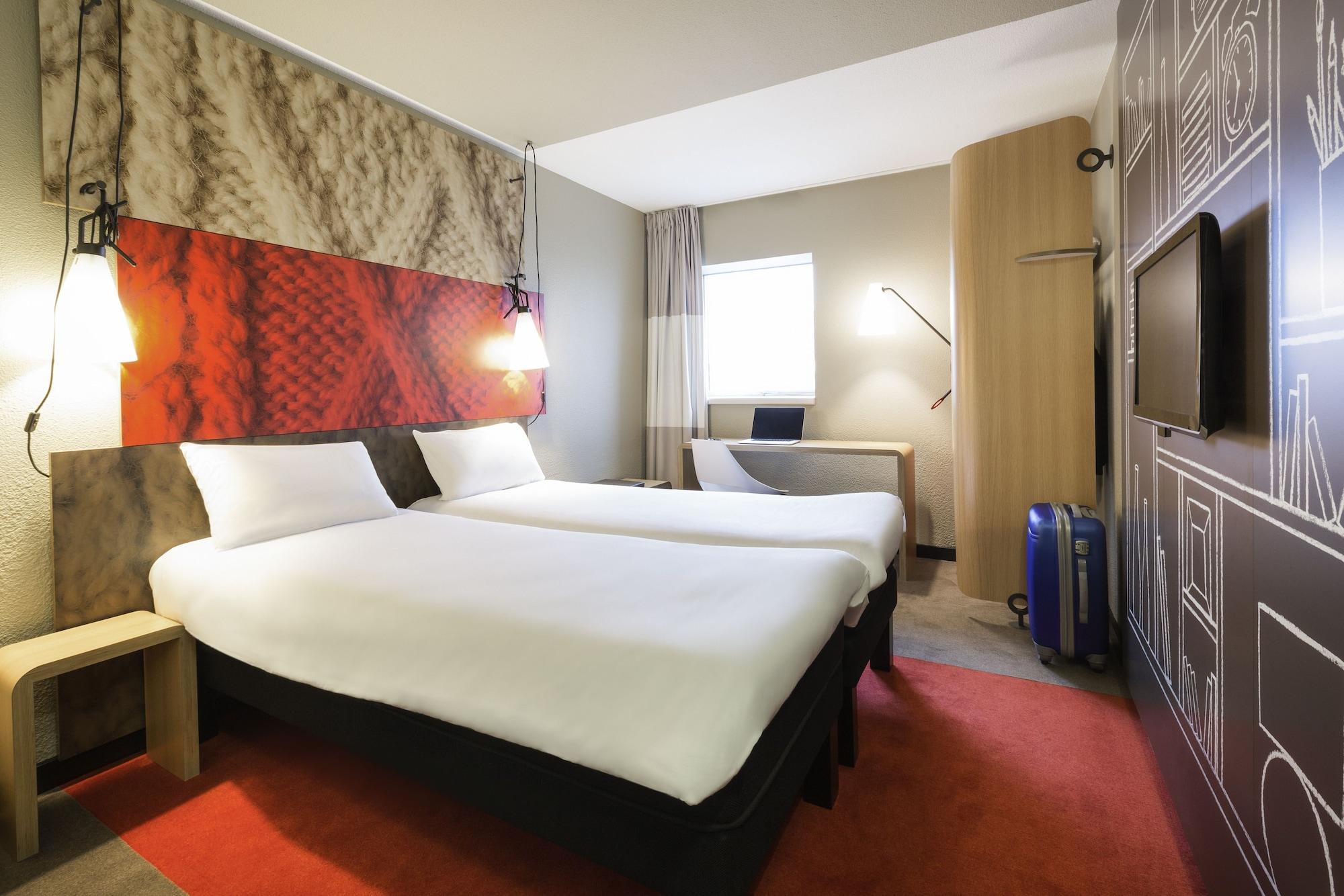 Ibis Paris Porte De Clichy Centre Bagian luar foto