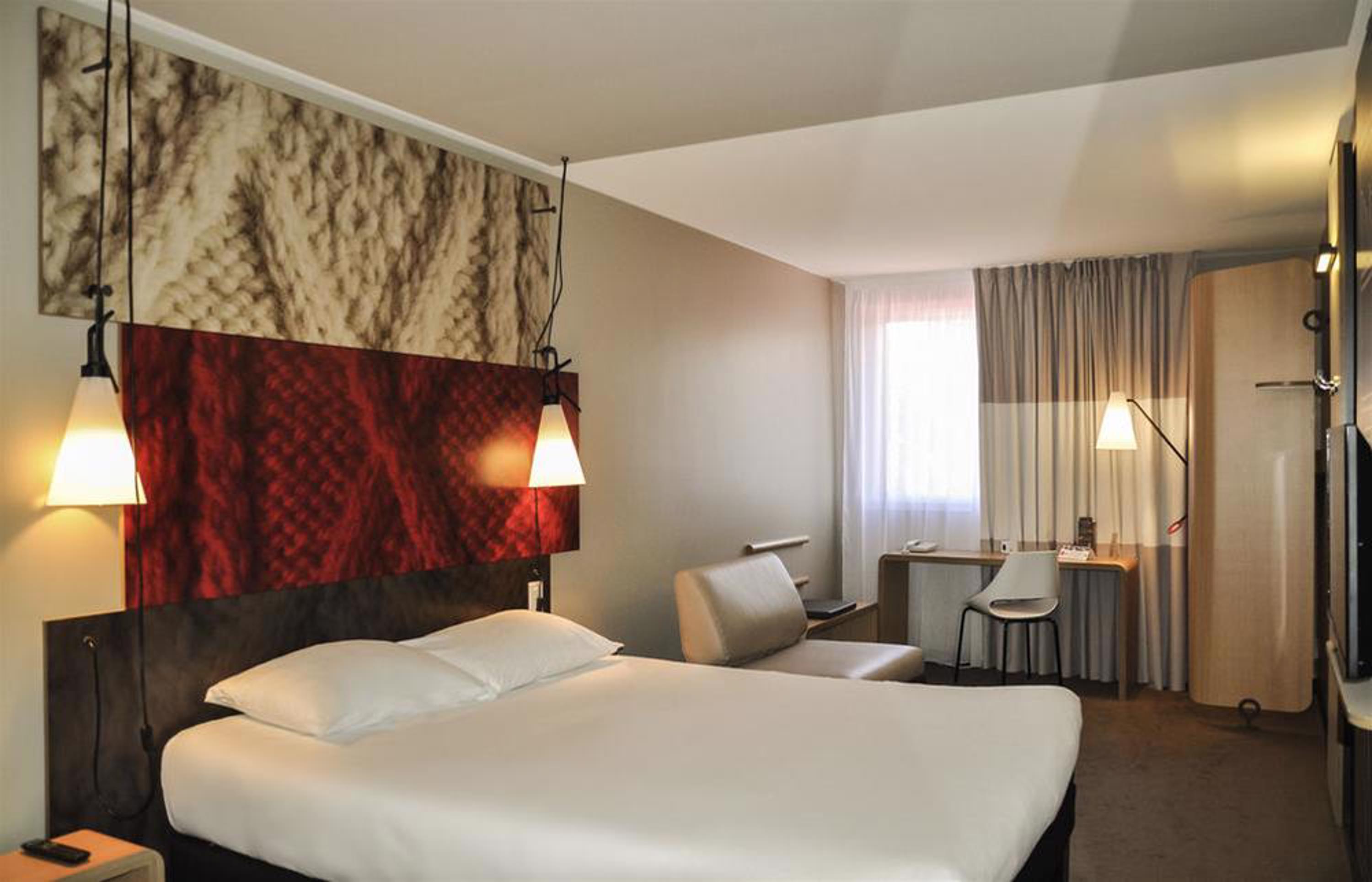 Ibis Paris Porte De Clichy Centre Bagian luar foto