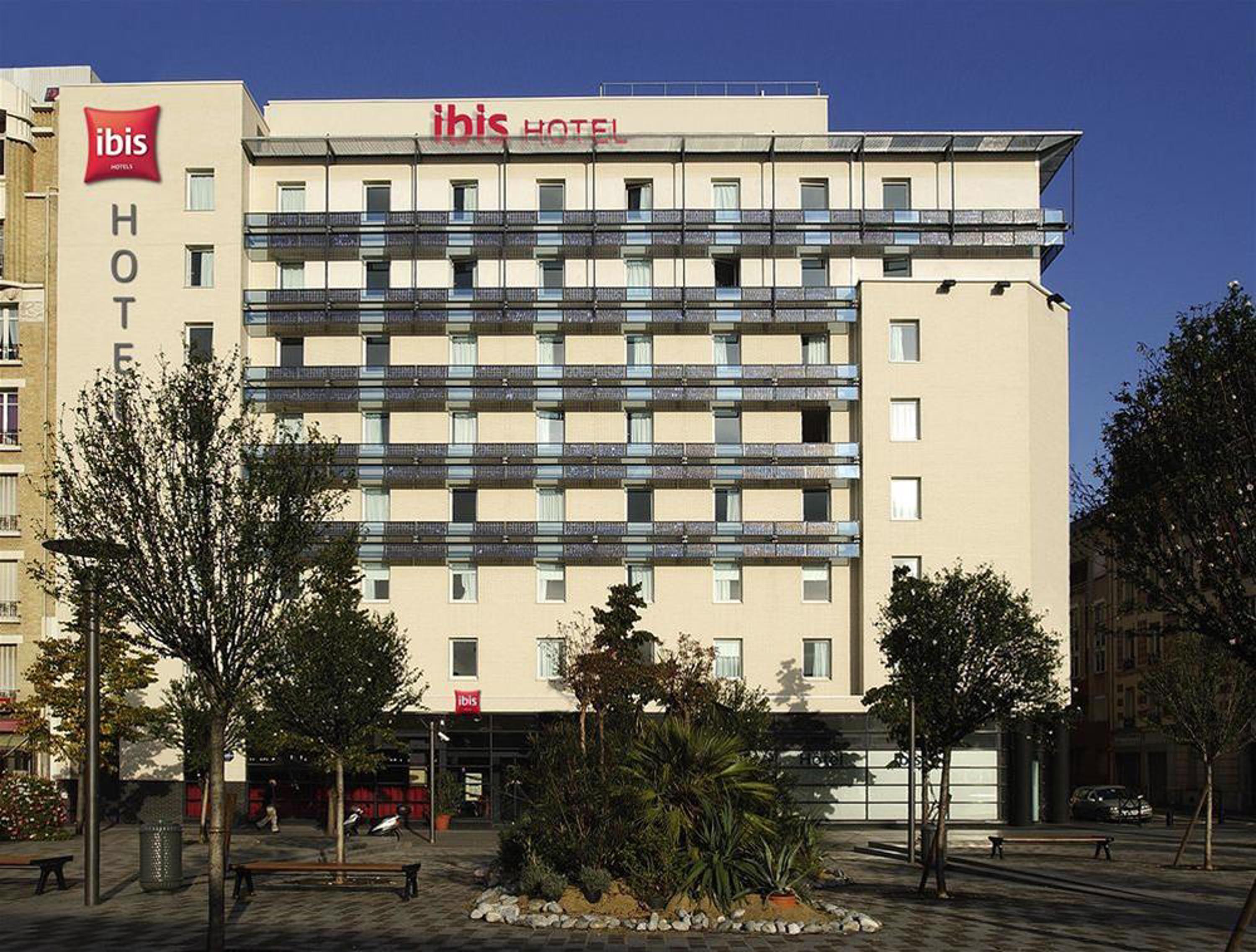 Ibis Paris Porte De Clichy Centre Bagian luar foto