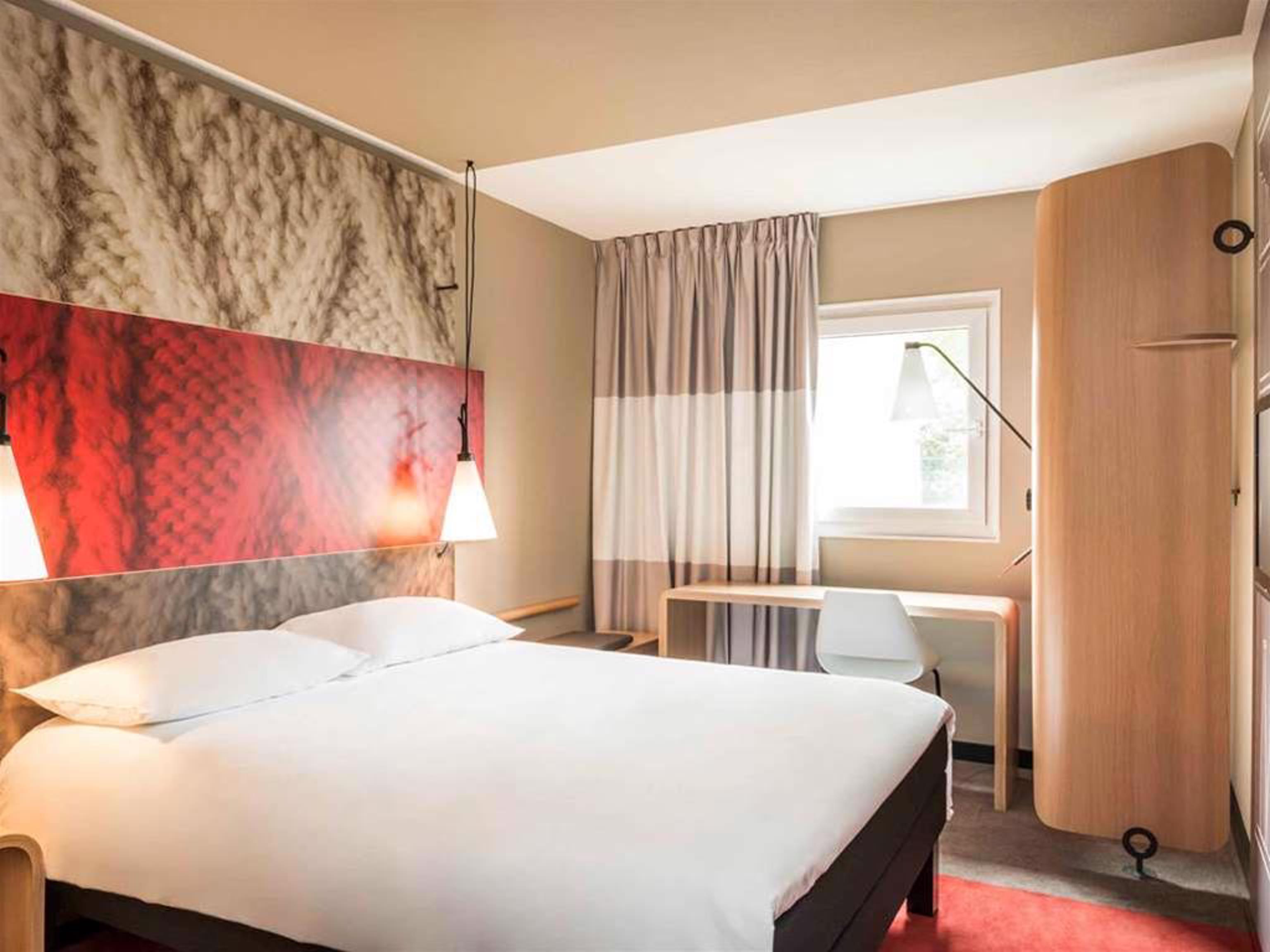 Ibis Paris Porte De Clichy Centre Bagian luar foto