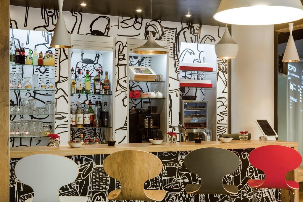Ibis Paris Porte De Clichy Centre Bagian luar foto