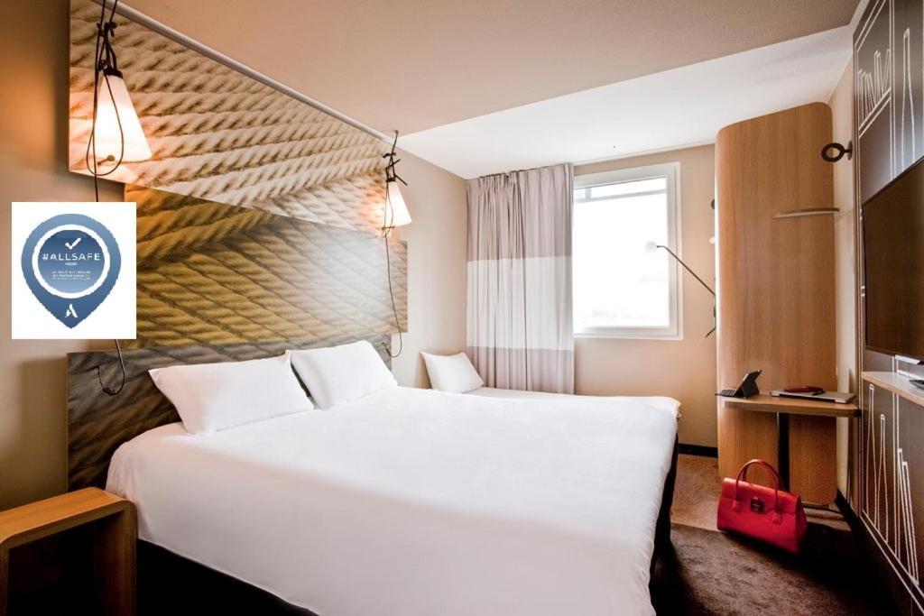 Ibis Paris Porte De Clichy Centre Bagian luar foto